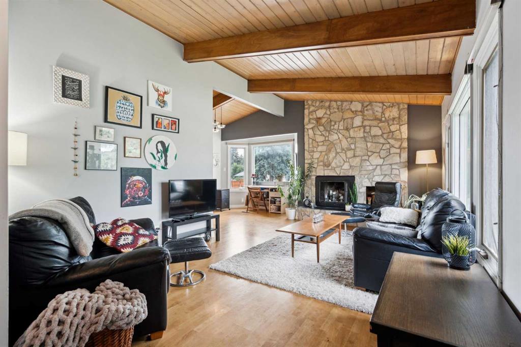 1304 Southbow Place SW, Calgary, Alberta, T2W 0X9
