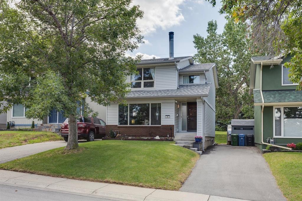 91 Coach Manor Rise SW, Calgary, Alberta, T3H 1C5