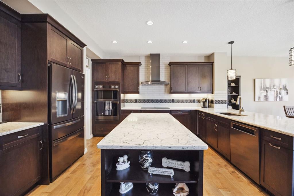 250 Evansglen Drive NW, Calgary, Alberta, T3P 0X8