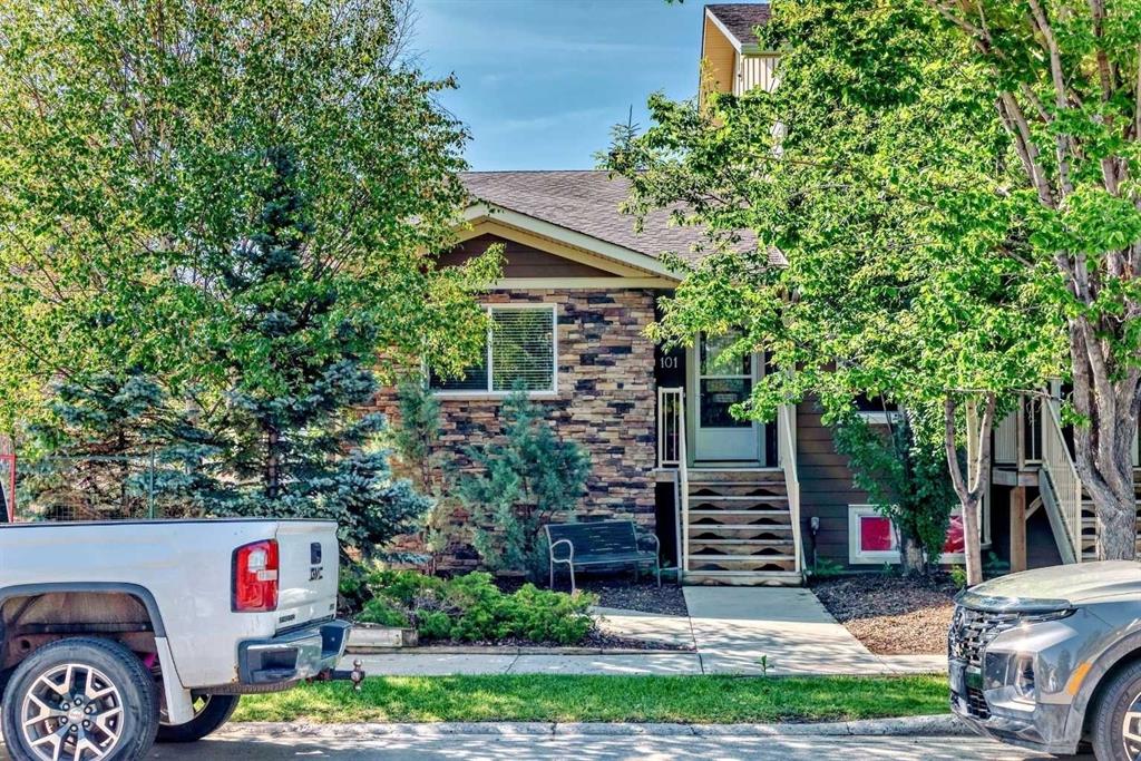 #101 323 4 Avenue, Strathmore, Alberta, T1P 1B5