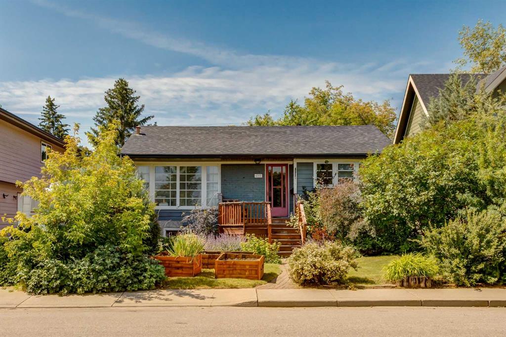 6707 Bow Crescent NW, Calgary, Alberta, T3B 2C8