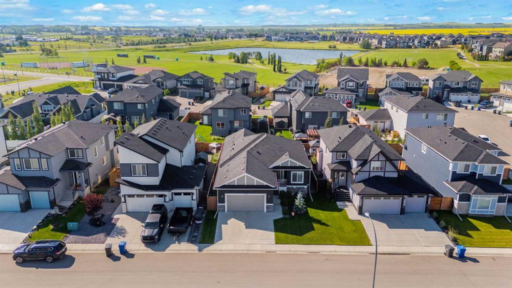 1366 Lackner Boulevard, Carstairs, Alberta, T0M 0N0