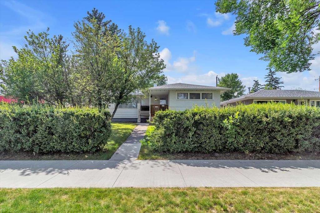 2619 37 Street SW, Calgary, Alberta, T3E 3B2