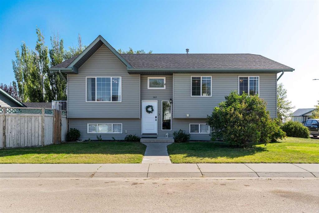 163 Strathaven Crescent, Strathmore, Alberta, T1P 1N4