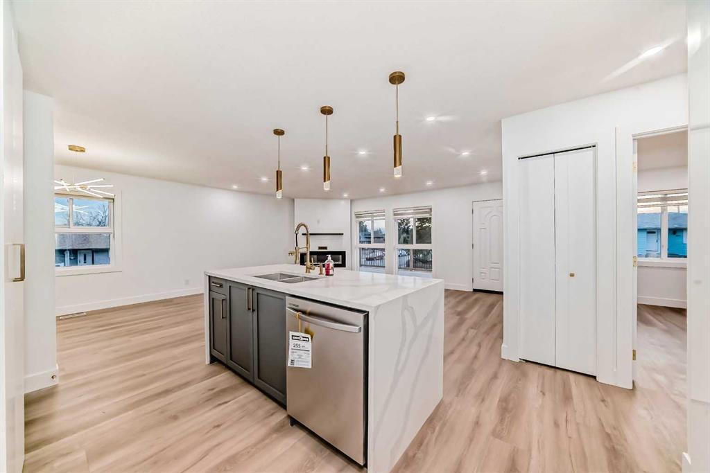 304 Huntbourne Hill NE, Calgary, Alberta, T2K 3Y4