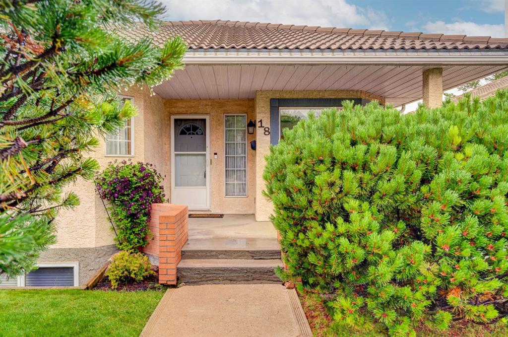 18 Richelieu Court SW, Calgary, Alberta, T3E 7E9