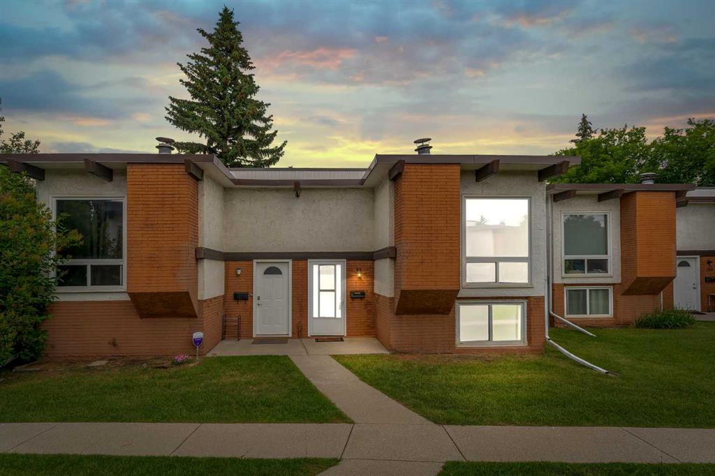 105 Pinemont Bay NE, Calgary, Alberta, T1Y 2V7