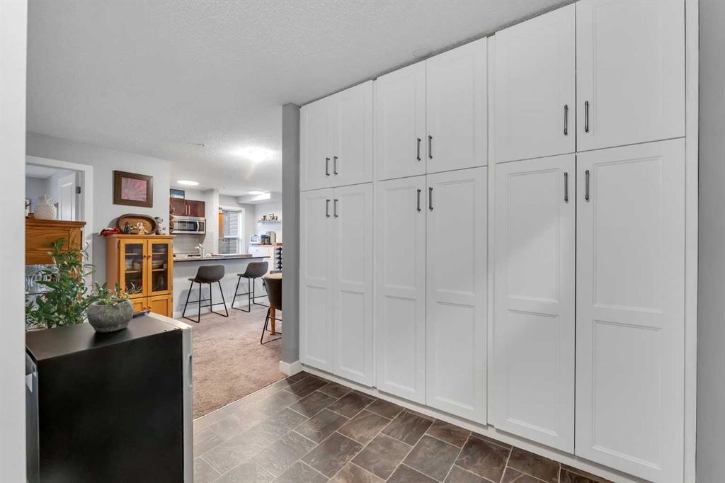 #8301 403 Mackenzie Way SW, Airdrie, Alberta, T4B 3V7