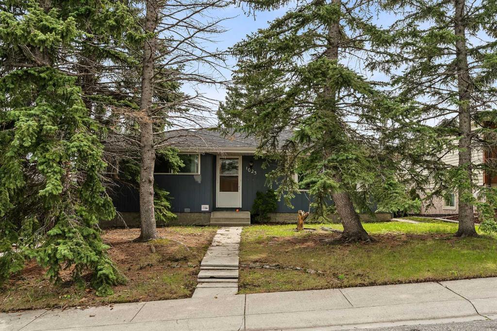 1023 Hunterston Place NW, Calgary, Alberta, T2K 4N5
