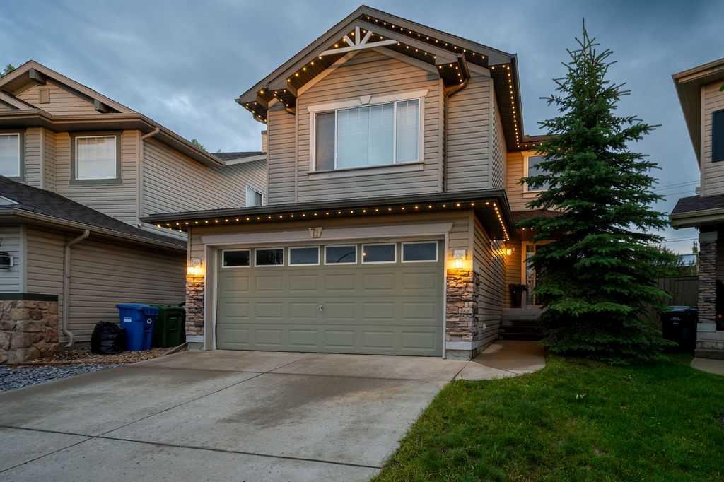 71 Chapman Circle SE, Calgary, Alberta, T2X 3B9