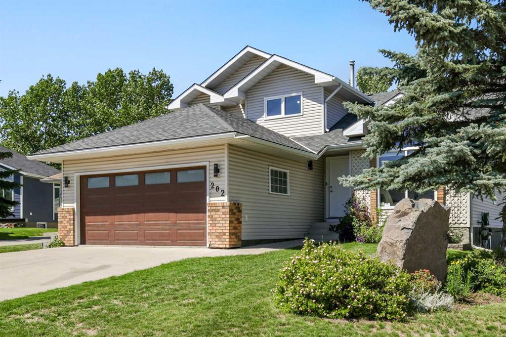 202 Hawktree Bay NW, Calgary, Alberta, T3G 2Z3