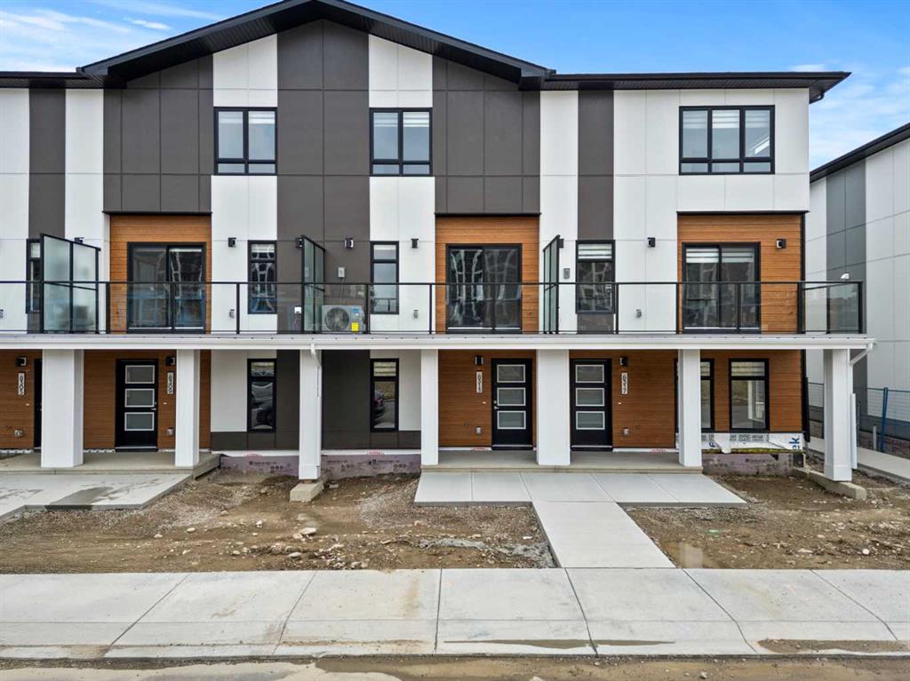 8313 8 Avenue SW, Calgary, Alberta, T3H 4C6