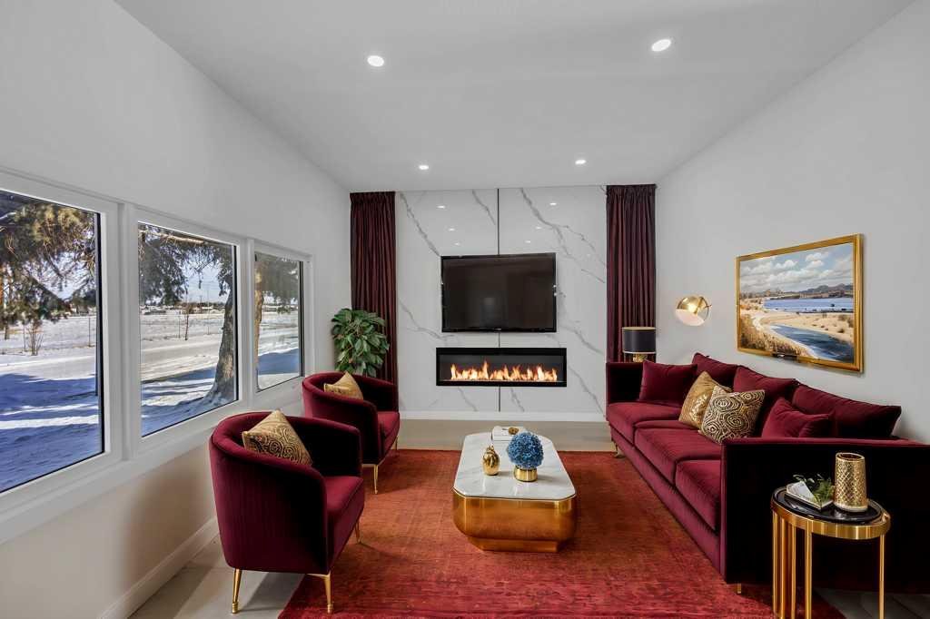 432 Whiteland Drive NE, Calgary, Alberta, T1Y 3M7