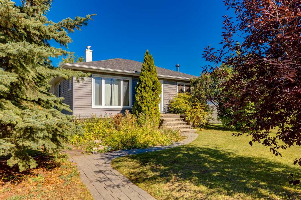 202 27 Avenue NE, Calgary, Alberta, T2E 1Z9