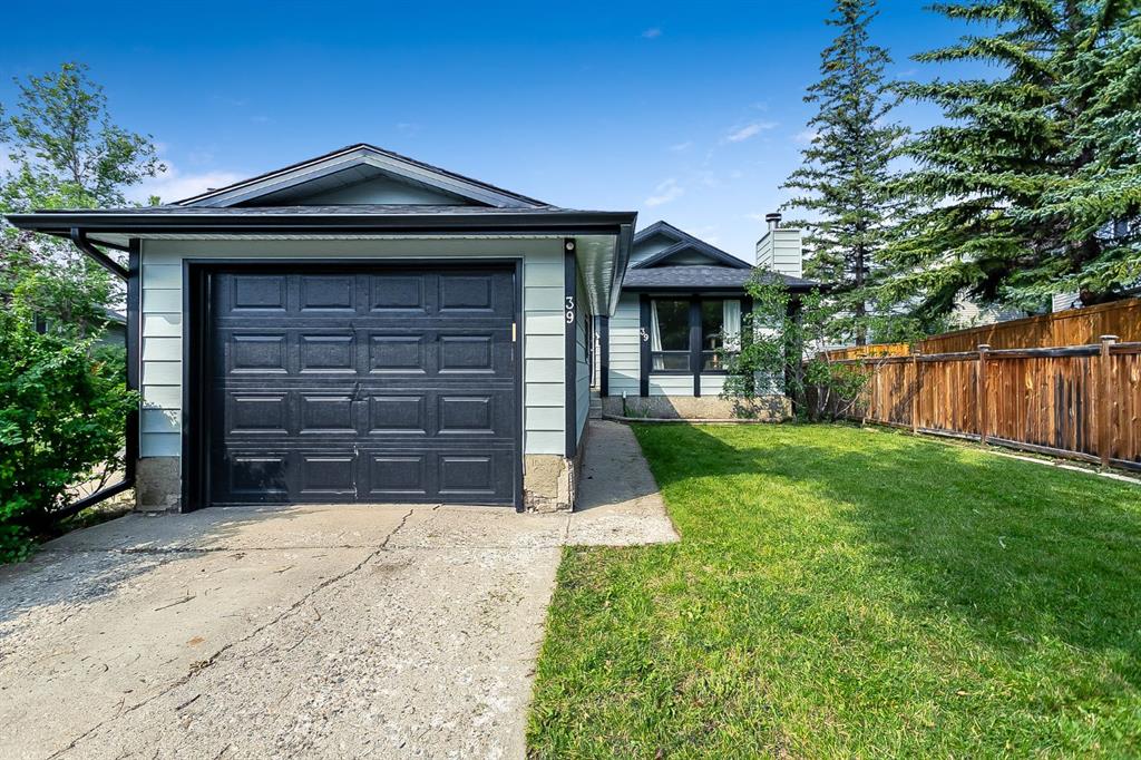 39 Edgeburn Crescent NW, Calgary, Alberta, T3A 4J5