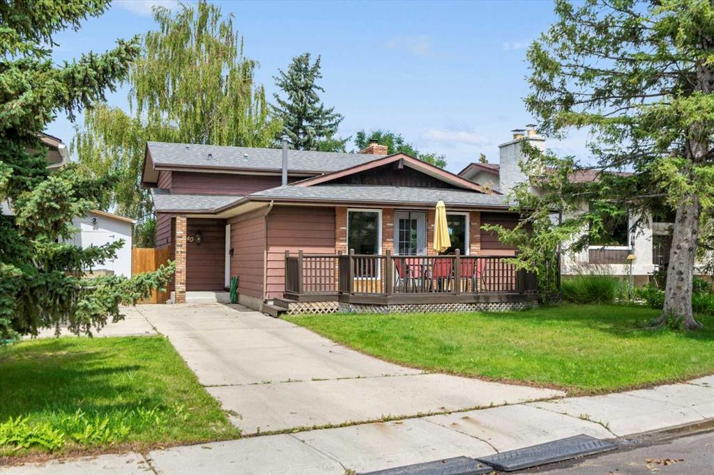 40 Bergen Place NW, Calgary, Alberta, T3K 1J4