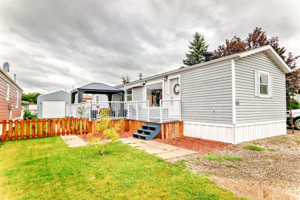 66 Highfield Close, Carstairs, Alberta, T0M 0N0
