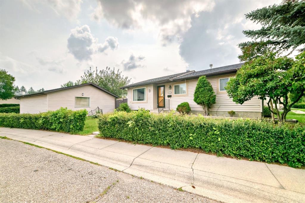 120 Pinegreen Close NE, Calgary, Alberta, T1Y 1W2