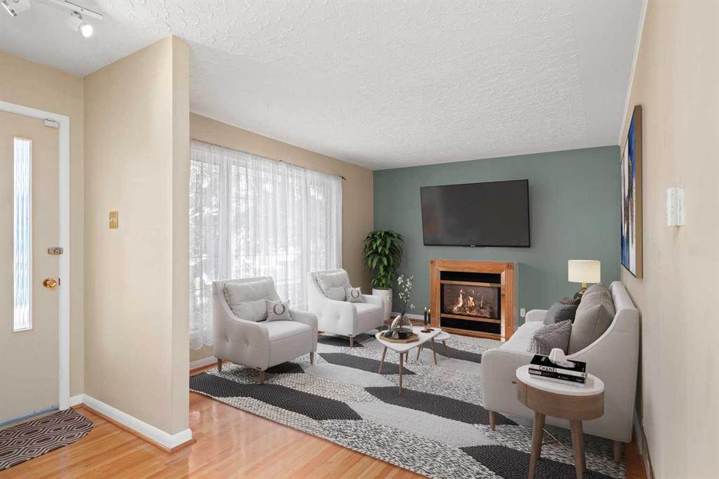 811 Seattle Drive, Calgary, Alberta, T2W 0M9