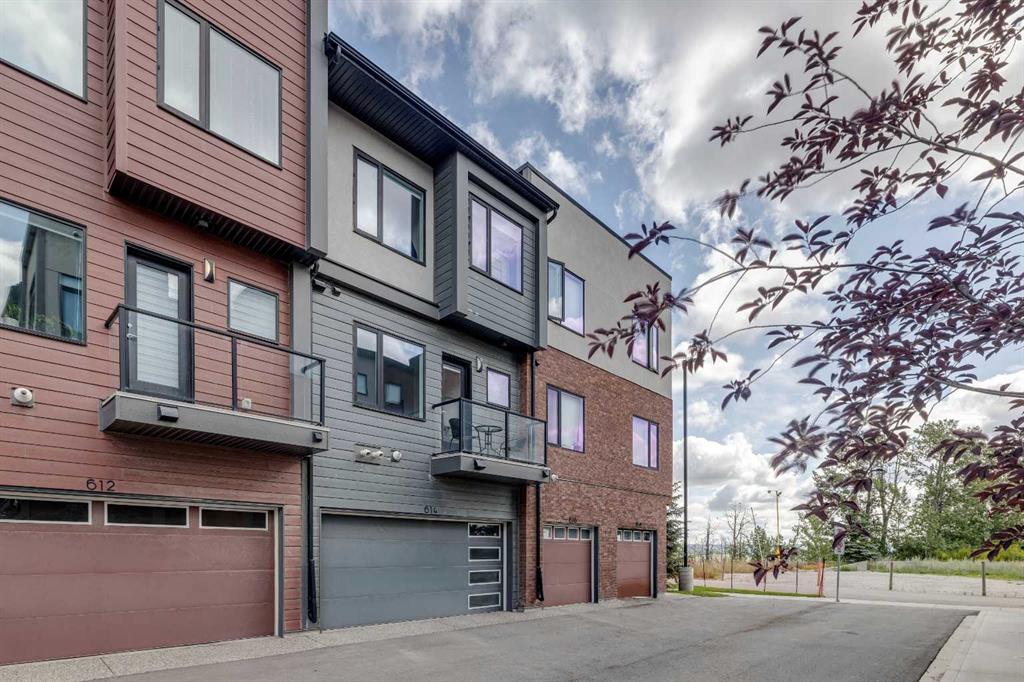 614 Greenbriar Common NW, Calgary, Alberta, T3B 6J2
