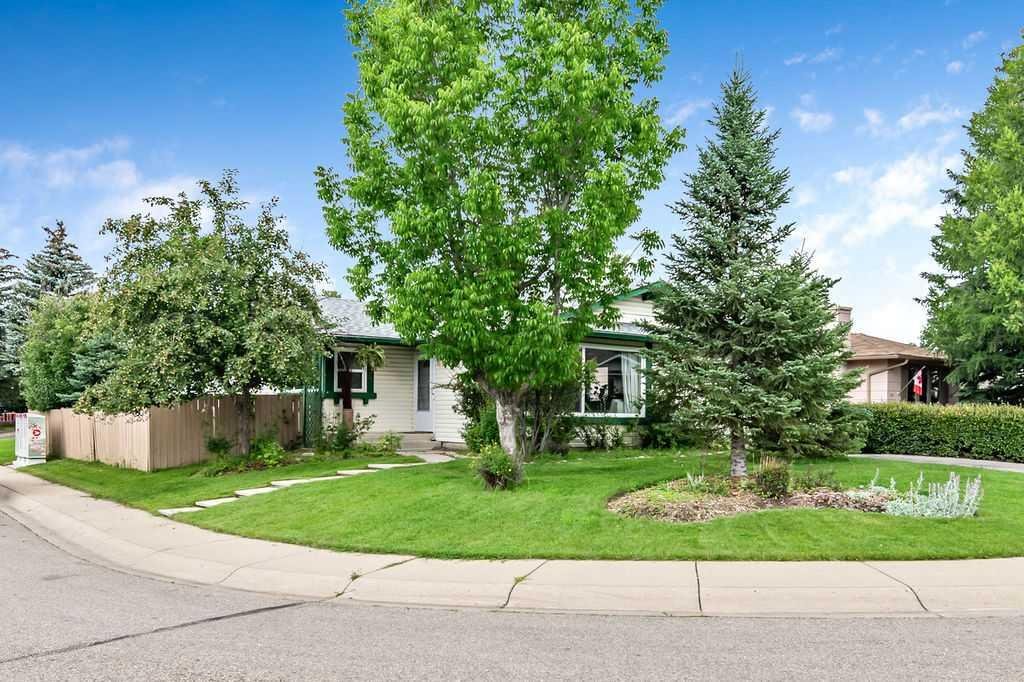 127 Thorson Crescent, Okotoks, Alberta, T1S 1C9