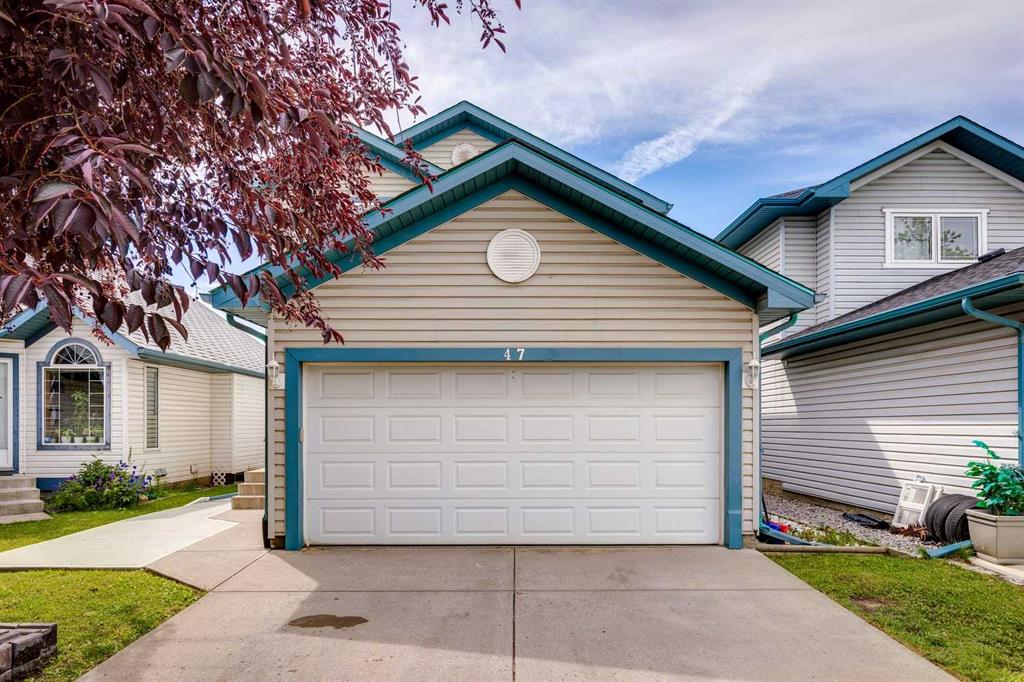 47 Erin Grove SE, Calgary, Alberta, T2B 3L1
