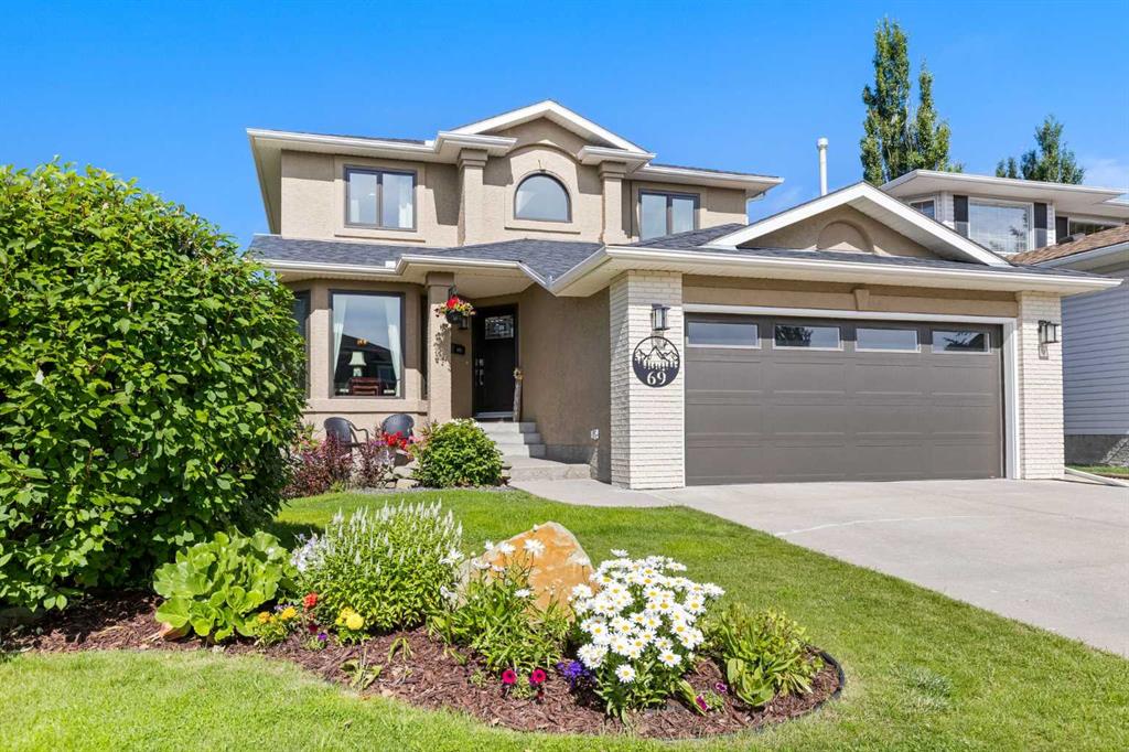 69 Gleneagles Close, Cochrane, Alberta, T4C 1N8