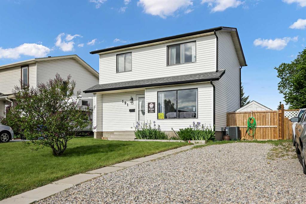 191 Castlebrook Road NE, Calgary, Alberta, T3J 2C5