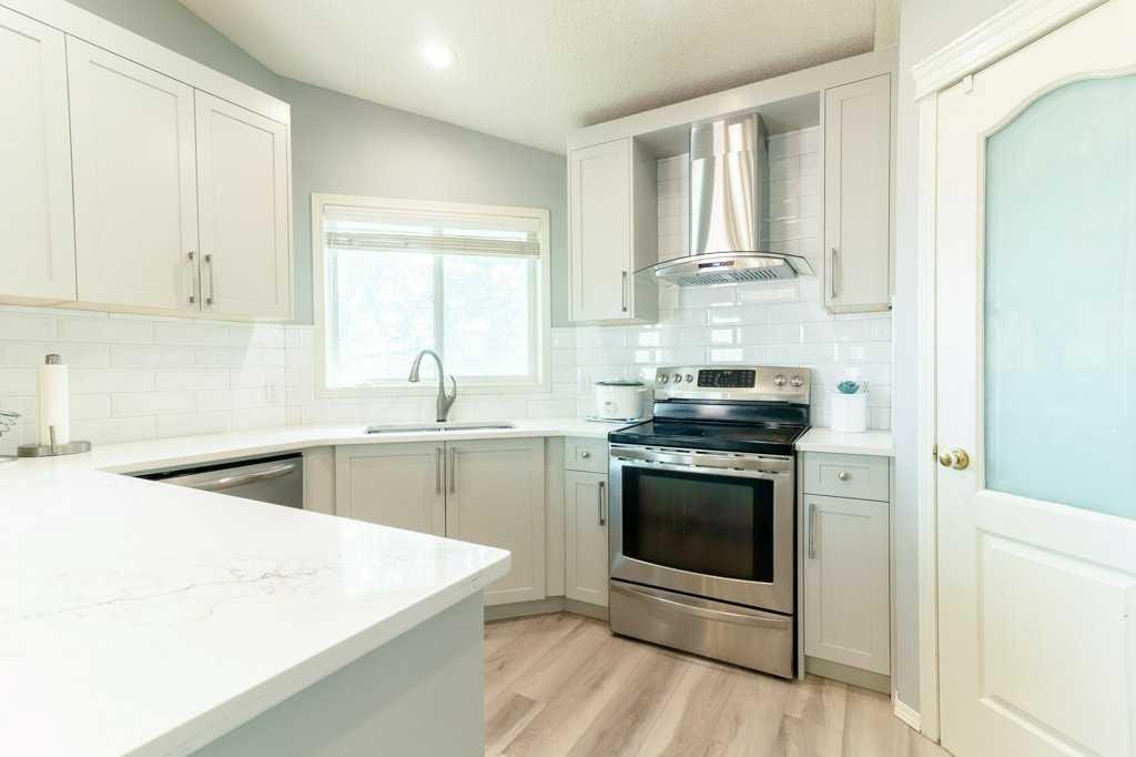 138 Hampstead Circle NW, Calgary, Alberta, T3A5P3