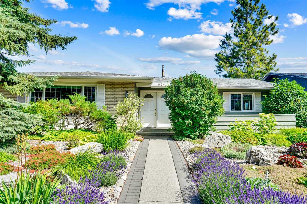 1024 Lake Christina Way SE, Calgary, Alberta, T2J 2R3