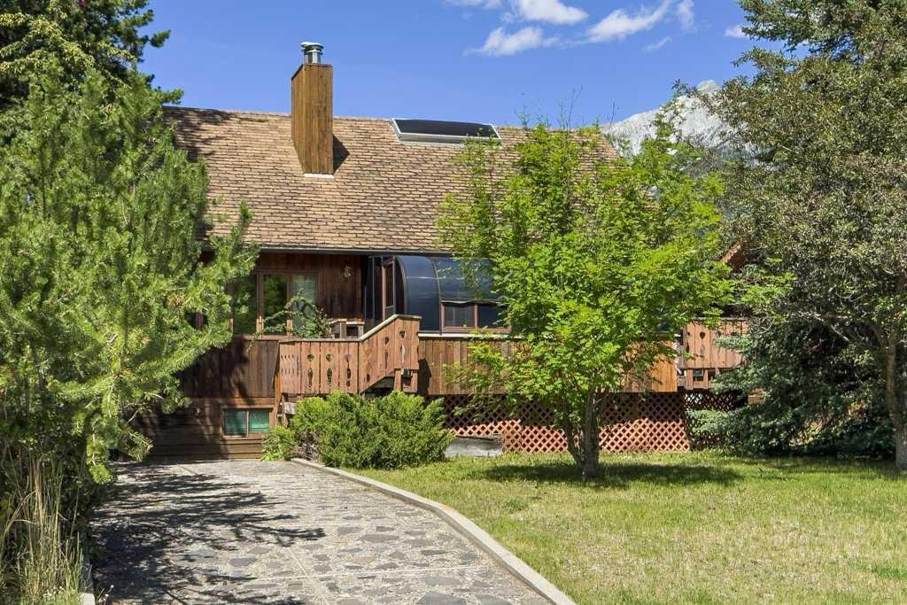 1226 16 Street, Canmore, Alberta, T1W 1T8