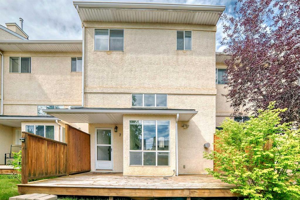 7 Millrose Place SW, Calgary, Alberta, T2Y 3J6
