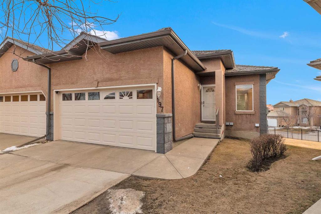 197 Royal Crest View NW, Calgary, Alberta, T3G5W4