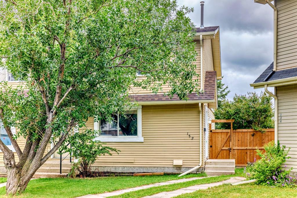 132 Castlebrook Rise NE, Calgary, Alberta, T3J1P1