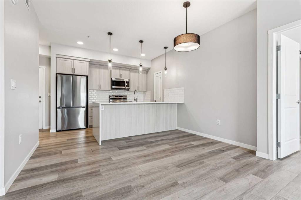 #420 40 Carrington Plaza NW, Calgary, Alberta, T3P 1X7