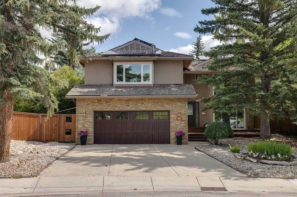 40 Oakmount Way SW, Calgary, Alberta, T2V 4Y1