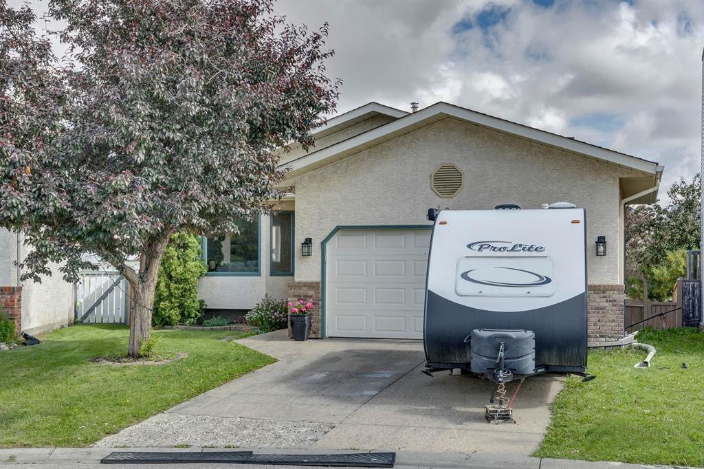102 Hawkville Close NW, Calgary, Alberta, T3G 3B3