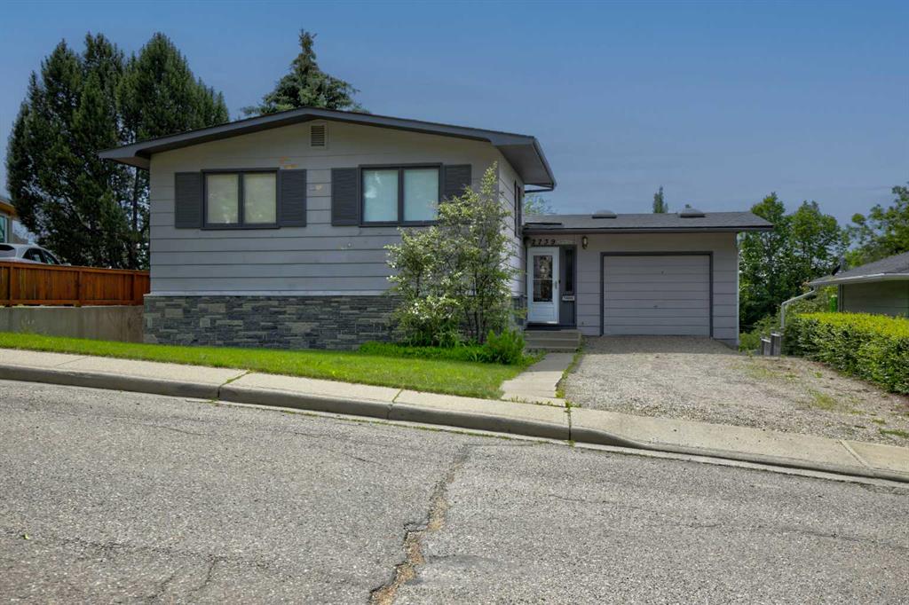 2739 Chalice Road NW, Calgary, Alberta, T3G 3M1