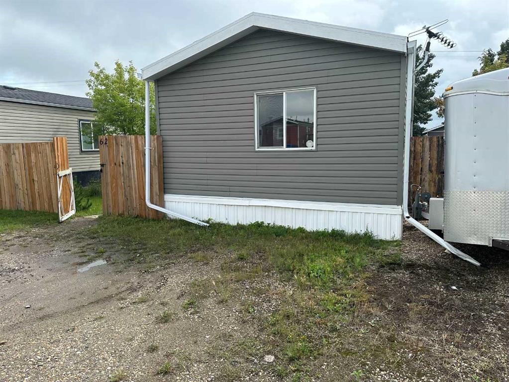 62 Highfield, Carstairs, Alberta, T0M 0N0