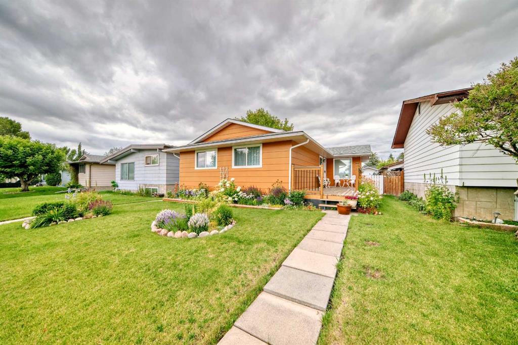 247 Doverview Crescent SE, Calgary, Alberta, T2B1Y9