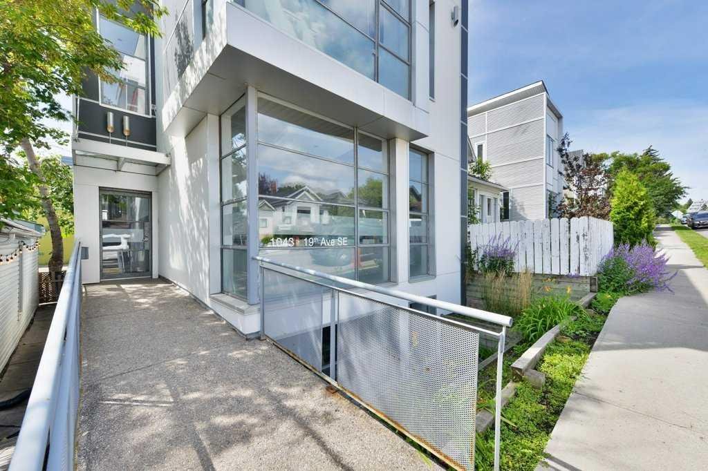 1043 19 Avenue SE, Calgary, Alberta, T2G1M1