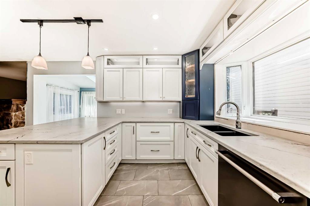 6628 Ranchview Drive, Calgary, Alberta, T1Y 1T1