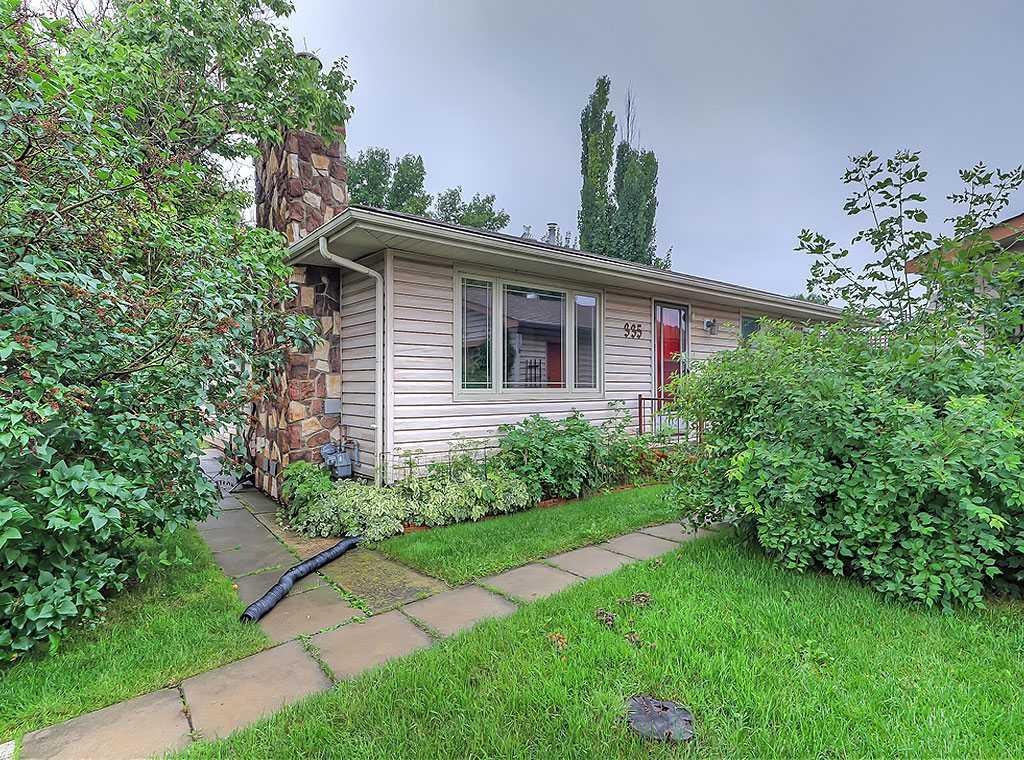 335 Lynnover Place SE, Calgary, Alberta, T2C 1L6