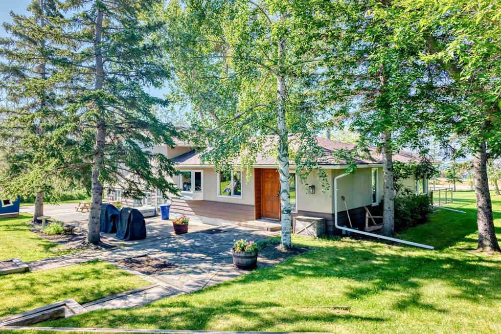 10717 Eamon Road NW, Calgary, Alberta, T3G5H2