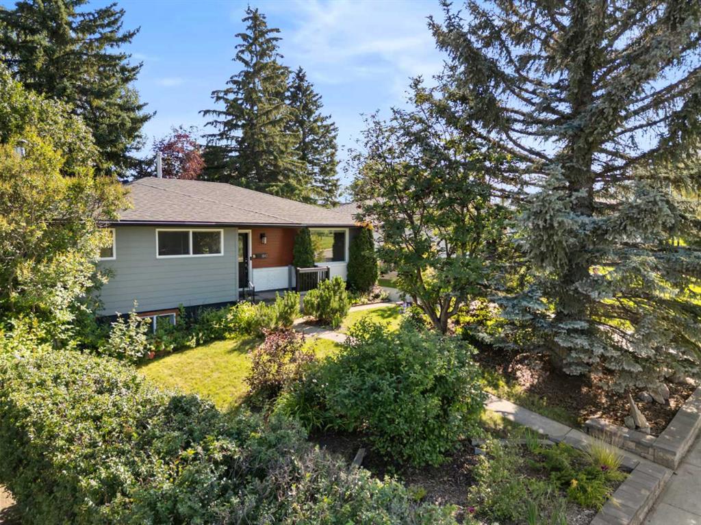 3043 Oakmoor Drive SW, Calgary, Alberta, T2V 3Z6