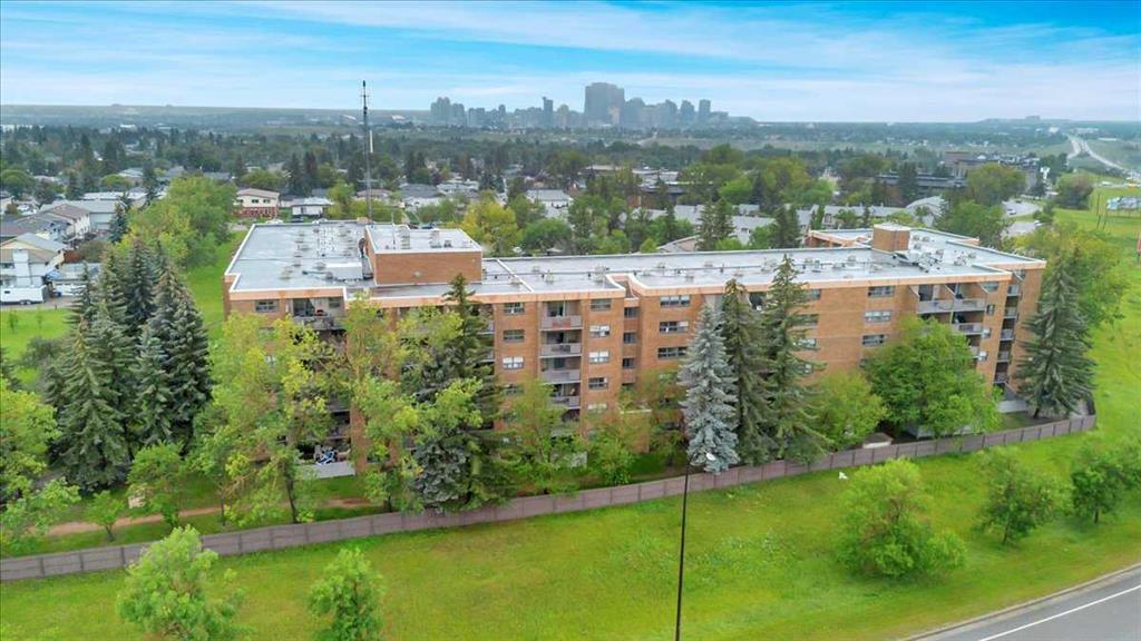 #215 30 Mchugh Court NE, Calgary, Alberta, T2E 7X3