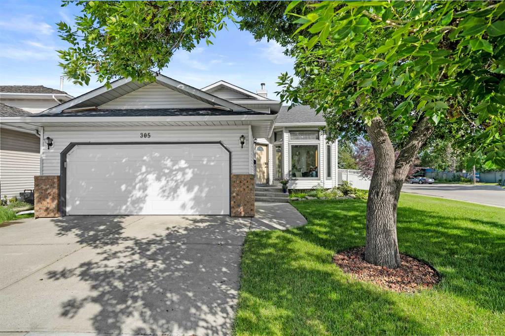305 Douglasbank Court SE, Calgary, Alberta, T2Z 1X7