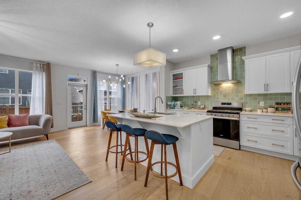 14 Ambleside Rise NW, Calgary, Alberta, T3P 1S5