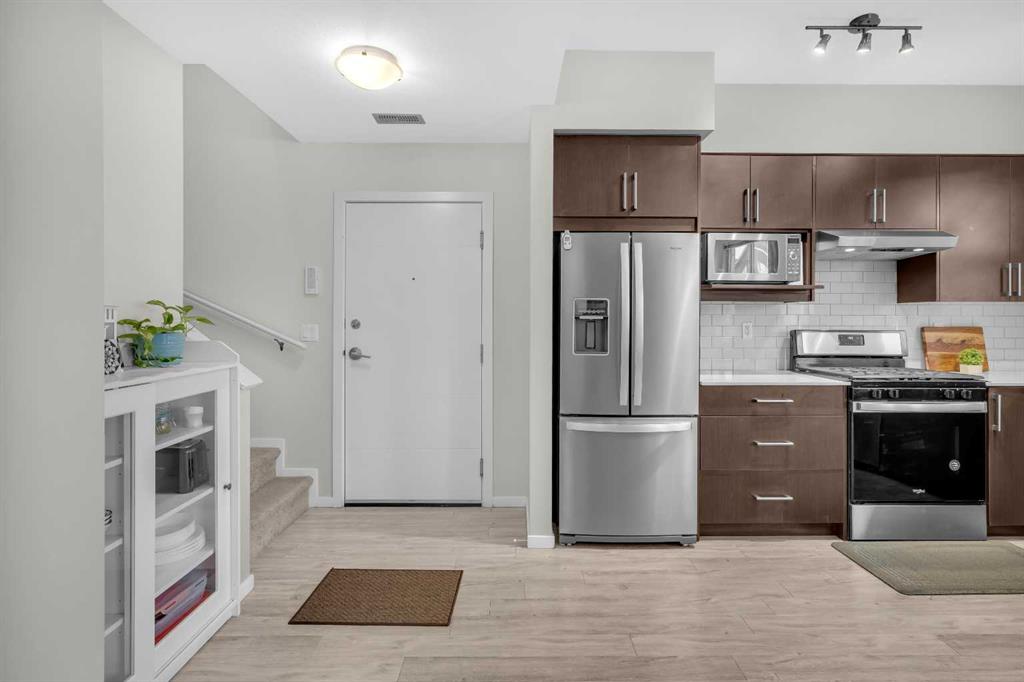 #201 315 Redstone NE, Calgary, Alberta, T3N 1M5