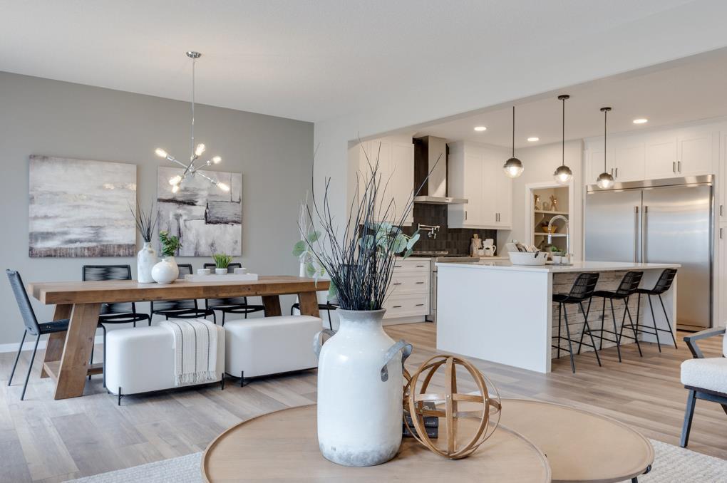 49 Royston Grove NW, Calgary, Alberta, T3L 0M3